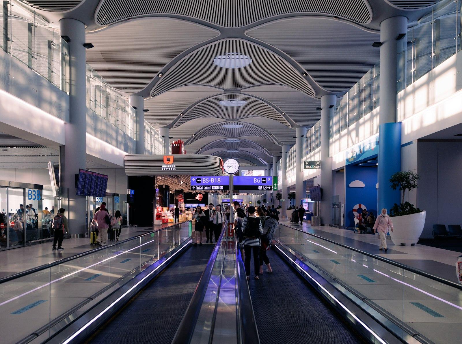Moving walkway in a concourse at Istanbul Airport (IST)
